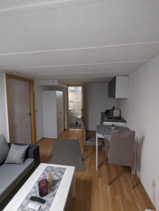 Direkt An Der S-Bahn Gelegenes Gemutliches Souterrain Apartment Mit Privatem Zugang Troisdorf Bagian luar foto